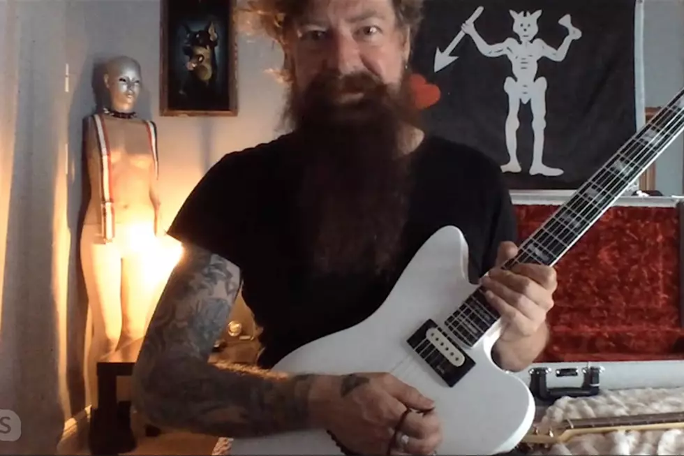 Slipknot’s Jim Root Plays His Favorite Riffs