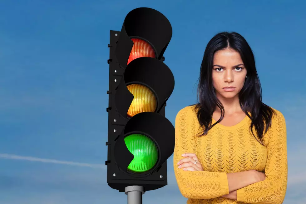 Hate Sitting at a Long Red Light? Here’s How They’re Timed in Iowa!